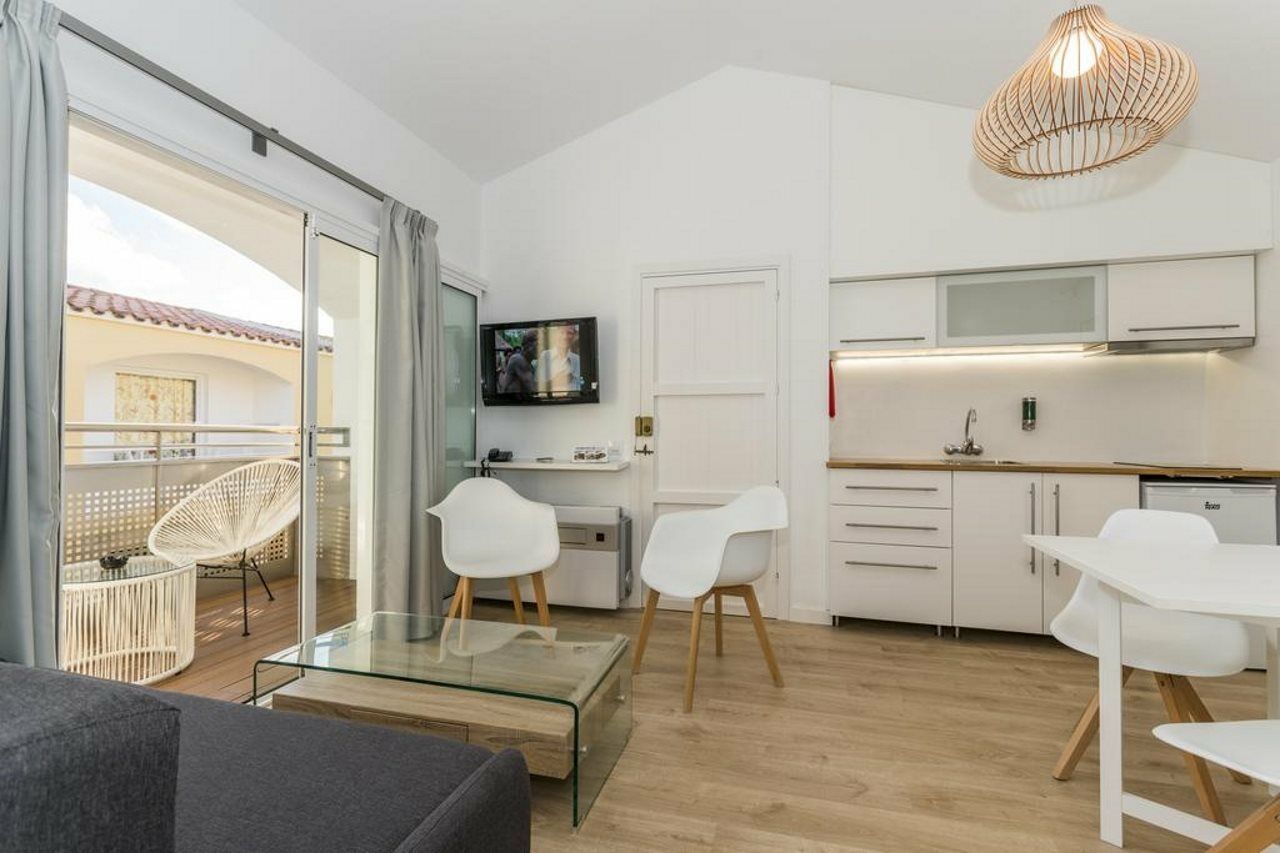 Apartaments Cales De Ponent Ciutadella  Esterno foto